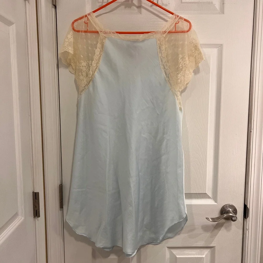 Lord and Taylor Vintage Light Blue Satin Lace Trim Nightgown Large‎ Floral